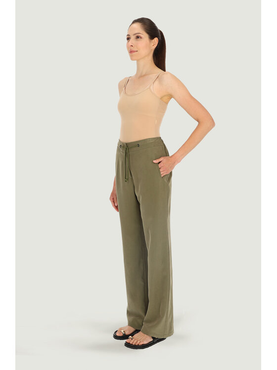 Deni Cler Milano Deni Cler Milano Spodnie dresowe W-DC-5238-E2-L7-42-1 Zielony Loose Leg