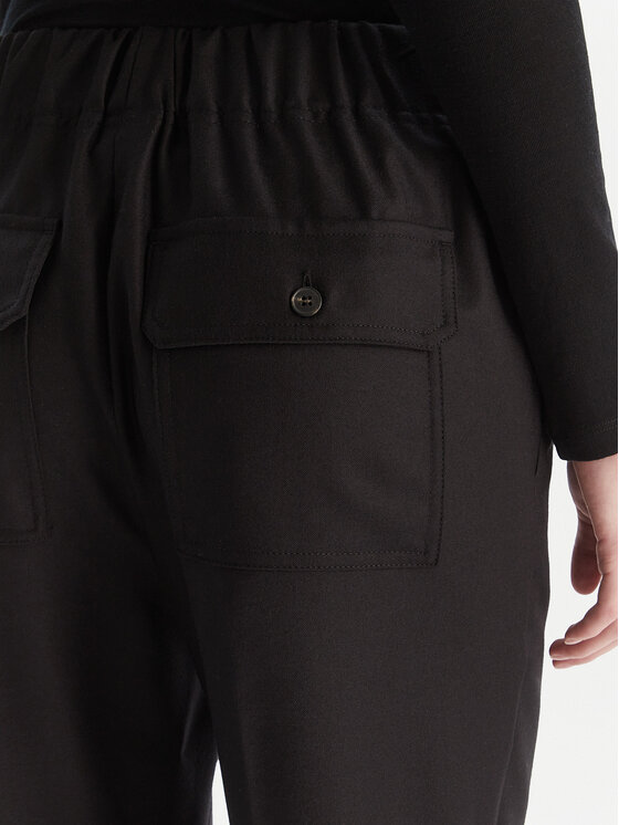 Weekend Max Mara Weekend Max Mara Hlače iz tkanine Hataley 2525136022 Črna Regular Fit