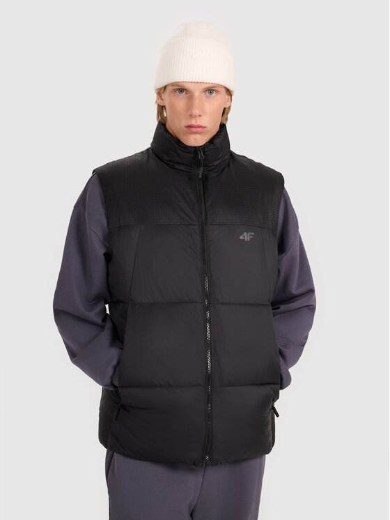 4F 4F Kamizelka APRES SKI Czarny Regular Fit