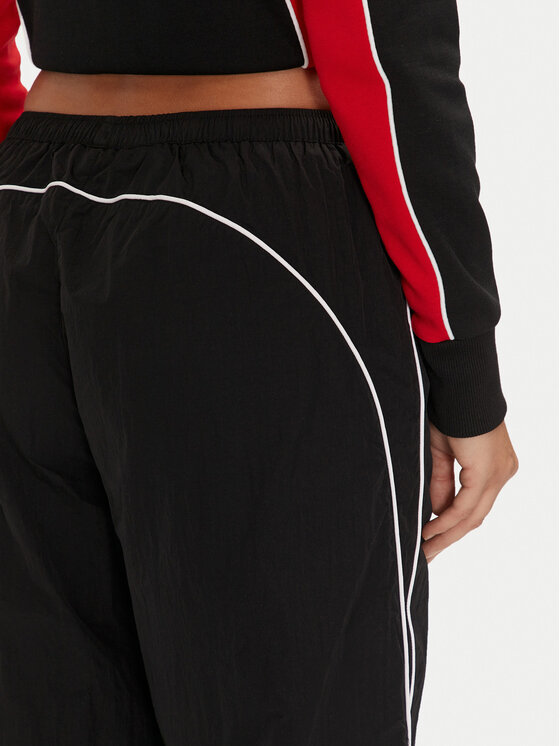 Fila Fila Teplákové nohavice Laplace FAW0891 Čierna Loose Fit
