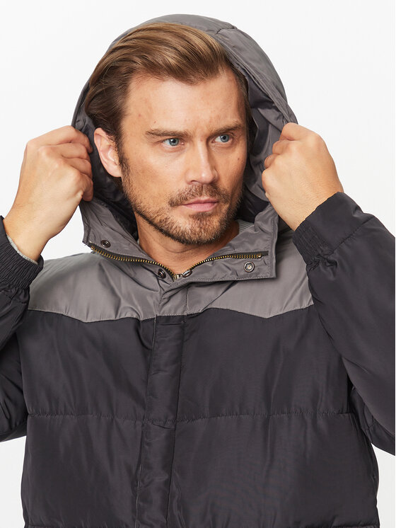 Wrangler Wrangler Kurtka zimowa 112341040 Czarny Regular Fit