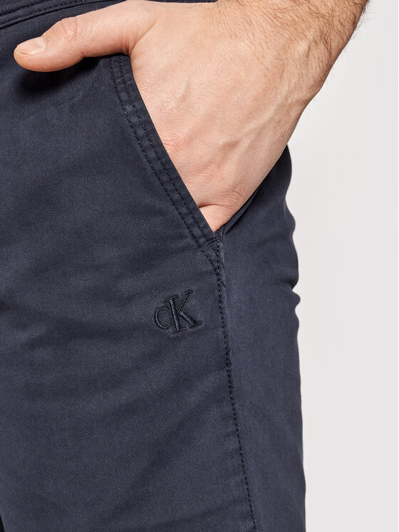 Calvin Klein Jeans Calvin Klein Jeans Auduma šorti J30J319061 Tumši zils Slim Fit