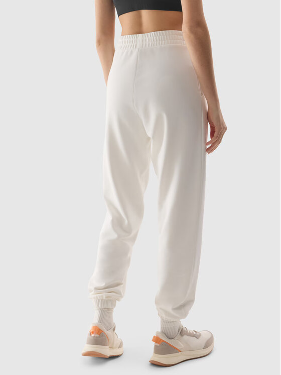 4F 4F Teplákové nohavice 4FRSS24TTROF1054-11S Biela Regular Fit
