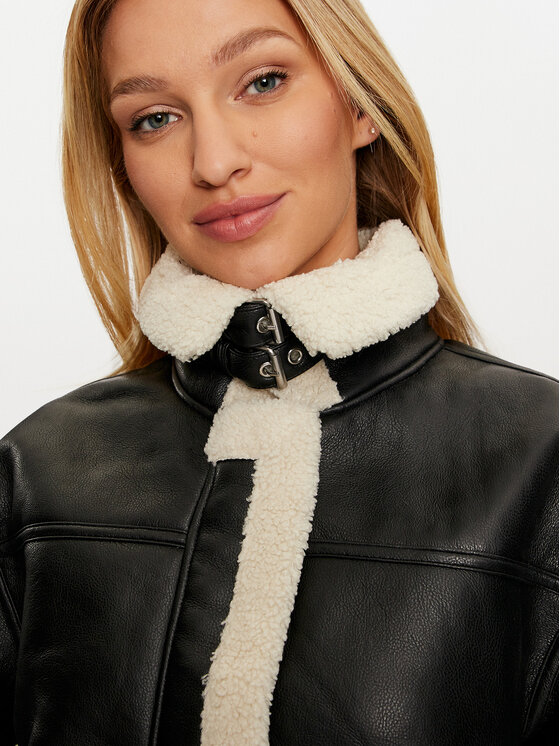 Pieces Pieces Jakna od imitacije kože Janelle 17141595 Crna Regular Fit