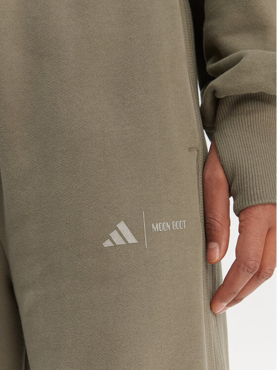 adidas adidas Spodnie dresowe JM1099 Zielony Regular Fit