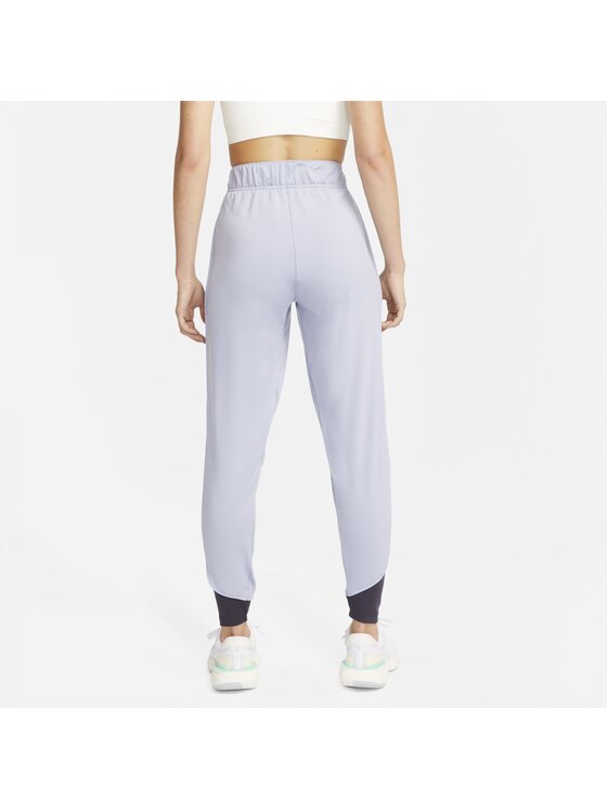 Nike Nike Pantaloni da tuta Therma-FIT Essential Nero Regular Fit
