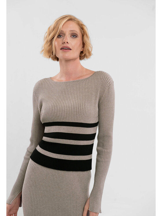 Volcano Volcano Sweter S-LARA Czarny Regular Fit