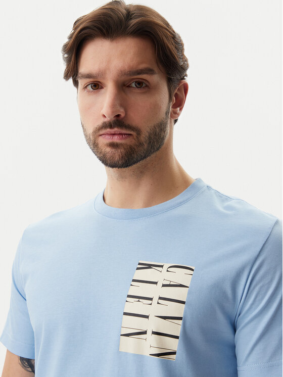 Calvin Klein Jeans Calvin Klein Jeans T-shirt Serif Box Graphic J30J327474 Svijetloplava Regular Fit