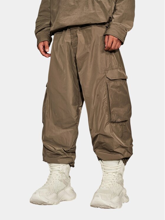 MADE BY SOCIETY MADE BY SOCIETY Spodnie materiałowe Pure Form Pants - P17658 Brązowy Basic Fit