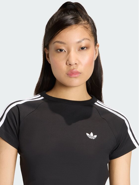 adidas adidas T-Shirt SST BABY TEE Czarny Fitted Fit