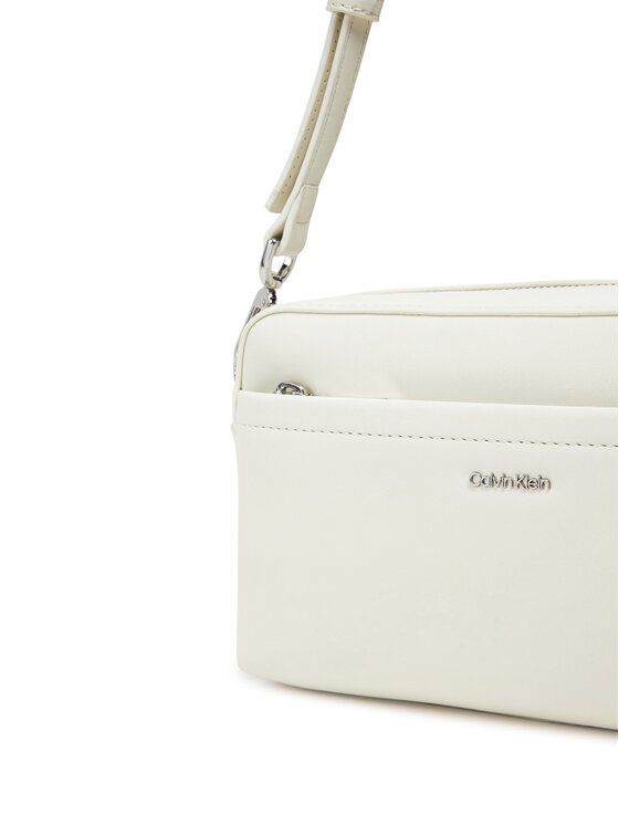 Calvin Klein Calvin Klein Ročna torba Ck Must Convertible Camera Bag K60K612901 Écru