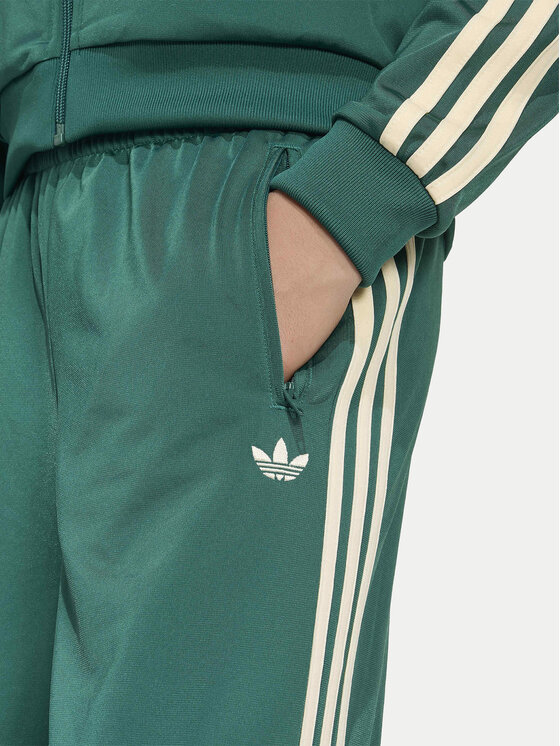 adidas adidas Spodnie dresowe Firebird Loose Tracksuit HZ6656 Zielony Relaxed Fit