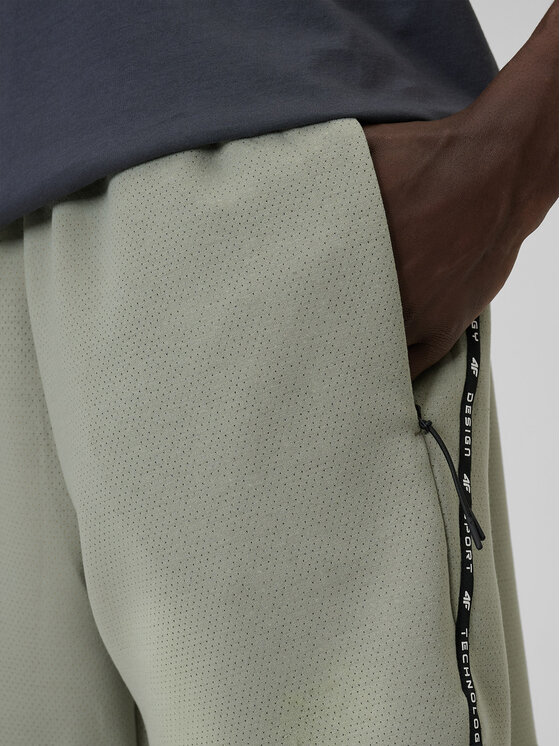 4F 4F Szorty sportowe SPORTS CLUB Khaki Regular Fit