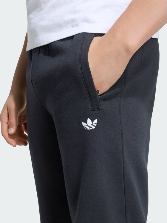 adidas adidas Spodnie materiałowe 168911 Czarny Oversize
