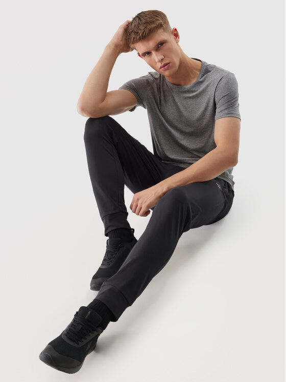 4F 4F Pantaloni di tessuto 4FWSS24TFTRM452-20S Nero Regular Fit