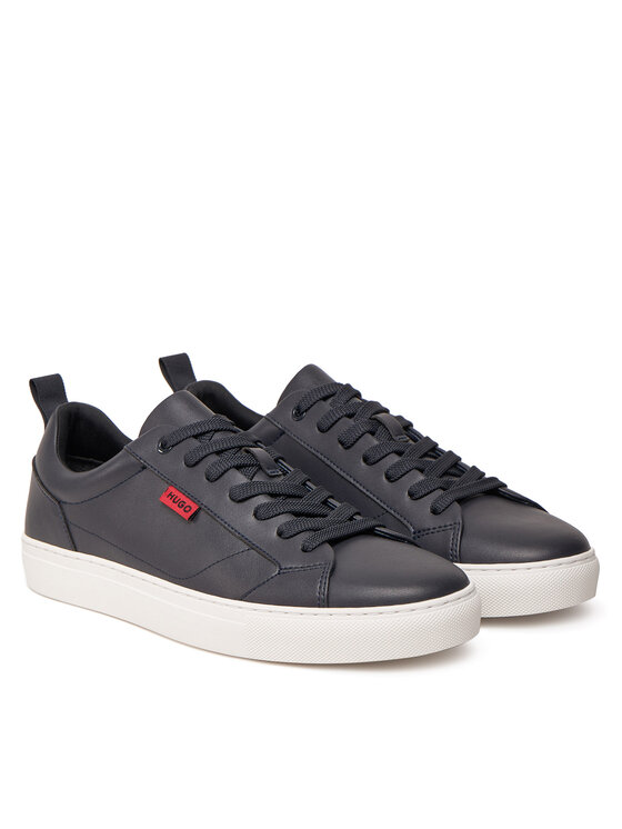 Para sneakerów ujęta pod kątem z przodu, widoczna cholewka i podeszwa.