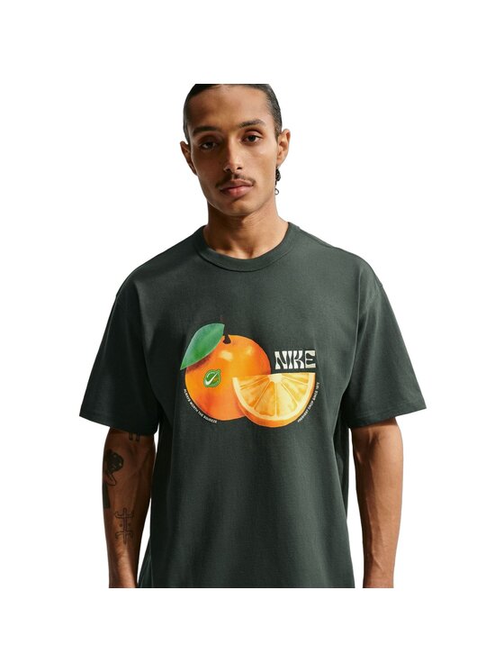 Nike Nike T-Shirt U NSW TEE LSE PREM ORANGE Zielony Regular Fit