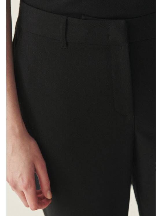 TATUUM Tatuum Spodnie materiałowe OLIA 3 Czarny Classic Fit