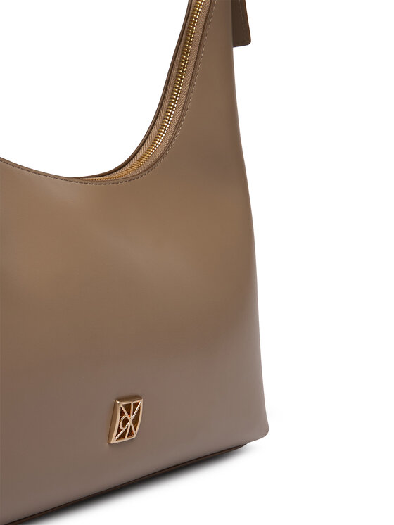 Calvin Klein Calvin Klein Дамска чанта Emblem Hw Lthr Shoulder Bag LV04F3262G Бежов