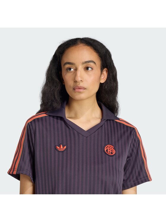 adidas adidas Sukienka codzienna FC Bayern Terrace Icons Fioletowy Regular Fit