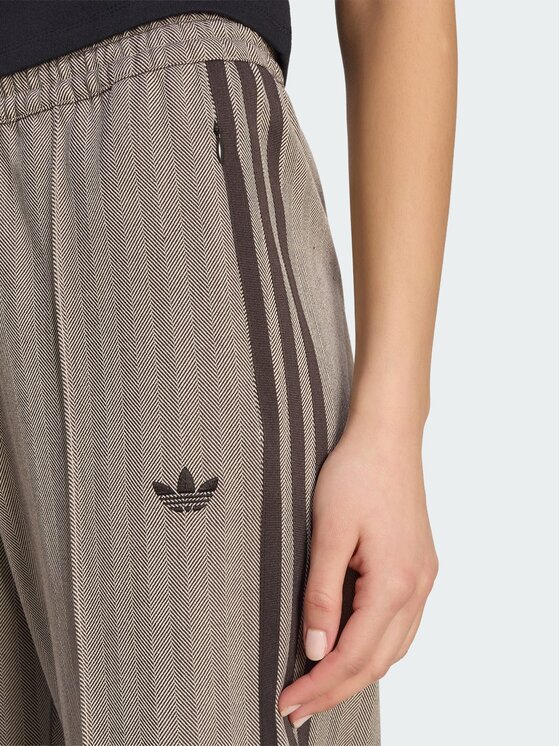 adidas adidas Spodnie dresowe 168115 Brązowy Regular Fit