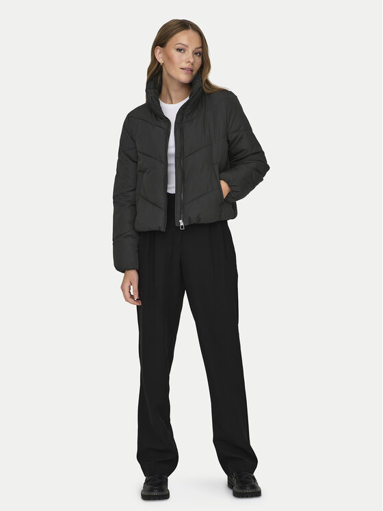 ONLY ONLY Zimska jakna Maggi 15308639 Črna Regular Fit