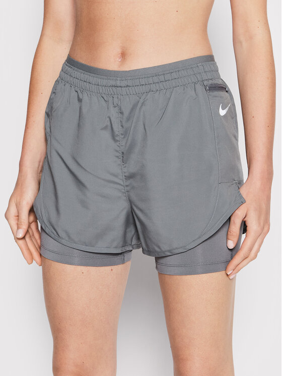 Nike Pantaloni scurți sport Tempo Luxe CZ9574 Gri Regular Fit