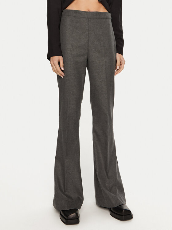 Gestuz Gestuz Pantaloni din material Paula 10909377 Gri Flare Fit