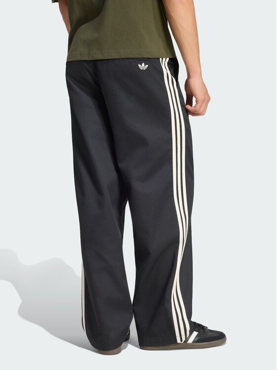 adidas adidas Παντελόνι υφασμάτινο 3 Stripes Pleated Trousers KE4177 Μαύρο Regular Fit