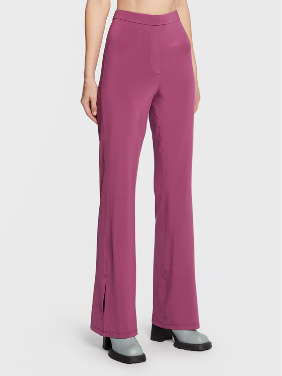 Remain Hlače iz tkanine Pants Shiny Slinky RM1776 Vijolična Regular Fit