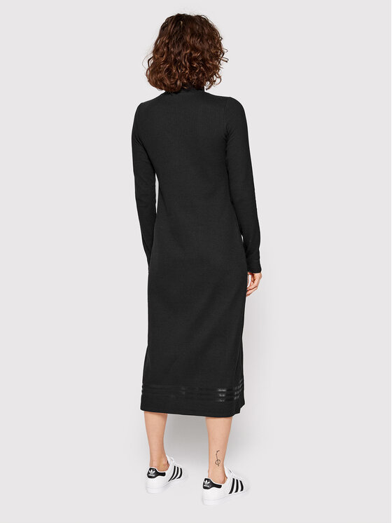adidas adidas Rochie tricotată Rib HE6916 Negru Regular Fit