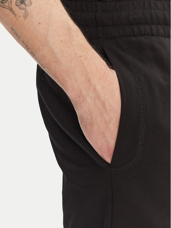 EA7 Emporio Armani EA7 Emporio Armani Szorty sportowe 7M000232 AF13512 UC001 Czarny