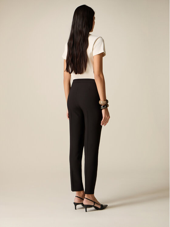 Oltre Oltre Spodnie materiałowe P046R008913N033 Czarny Regular Fit