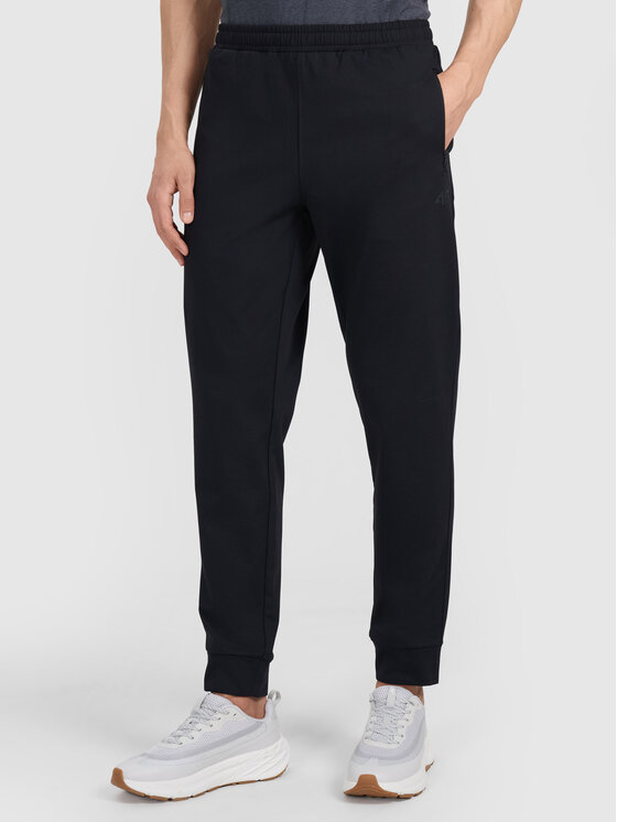 4F 4F Teplákové nohavice MULTI ACTIVE Čierna Regular Fit