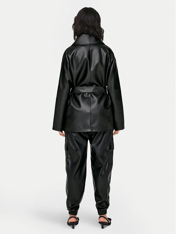 ONLY ONLY Tehisnahast jope ONLSOFIA 15322148 Must Short Fit