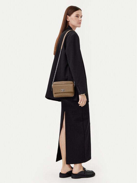 Calvin Klein Calvin Klein Ročna torba Ck Camera Bag W/Pocket_Mono K60K613140 Rjava