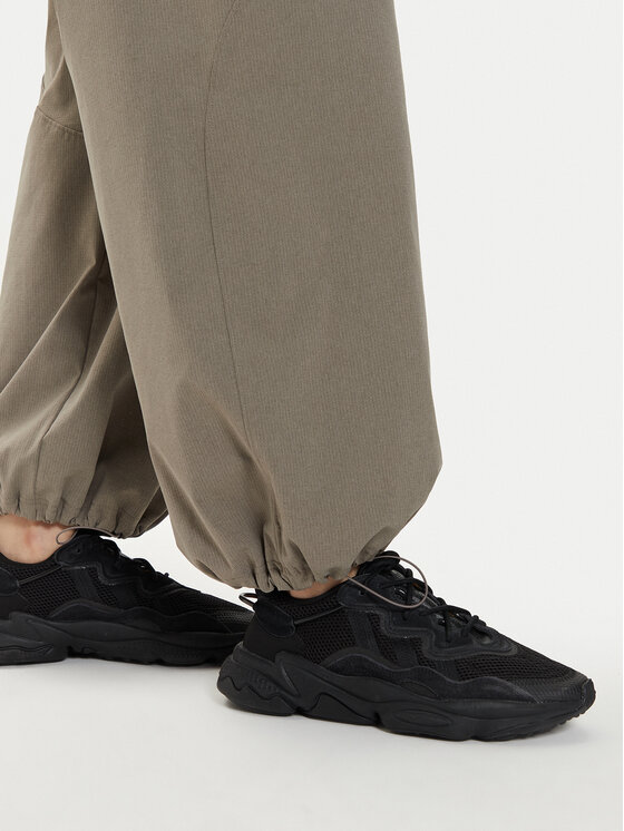 Under Armour Under Armour Spodnie dresowe Ua Unstoppable Airvent Parachute Pant 1382740-200 Szary Loose Fit