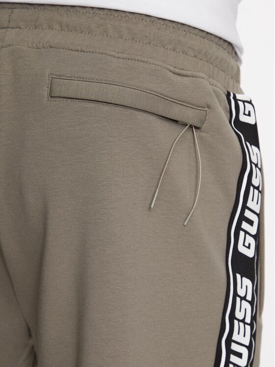 Guess Guess Sportshorts Arlo Z2YD02 K6ZS1 Grün Loose Fit