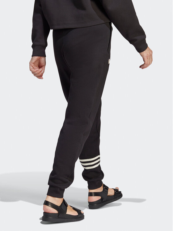 adidas adidas Долнище анцуг adicolor Neuclassics IB7321 Черен Loose Fit