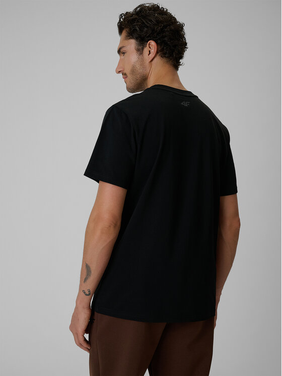 4F 4F T-Shirt LIMITLESS DESERT Czarny Regular Fit