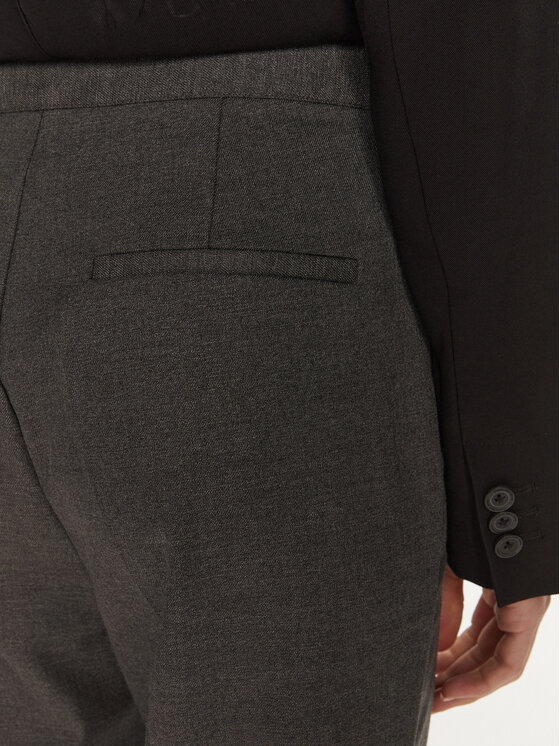 Gestuz Gestuz Hlače iz tkanine Paula 10909377 Siva Flare Fit