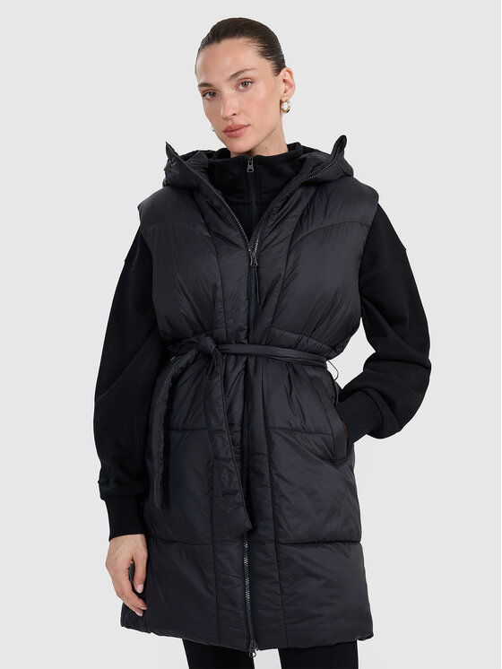 4F 4F Kamizelka APRES SKI Czarny Regular Fit