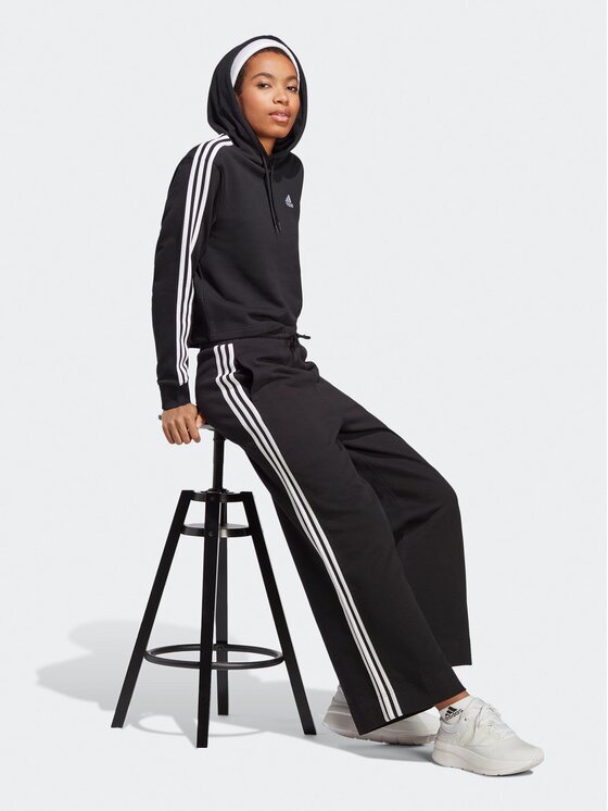 adidas Pantaloni da tuta Essentials 3 Stripes French Terry Wide Joggers IC8775 Nero Regular Fit