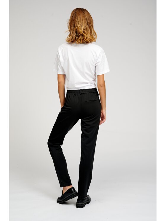 TeeShoppen TeeShoppen Spodnie garniturowe 'Perform Collection' Czarny Slim Fit