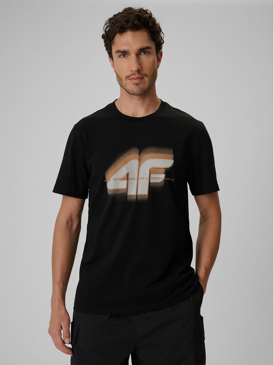 4F 4F T-Shirt LIMITLESS DESERT Czarny Regular Fit