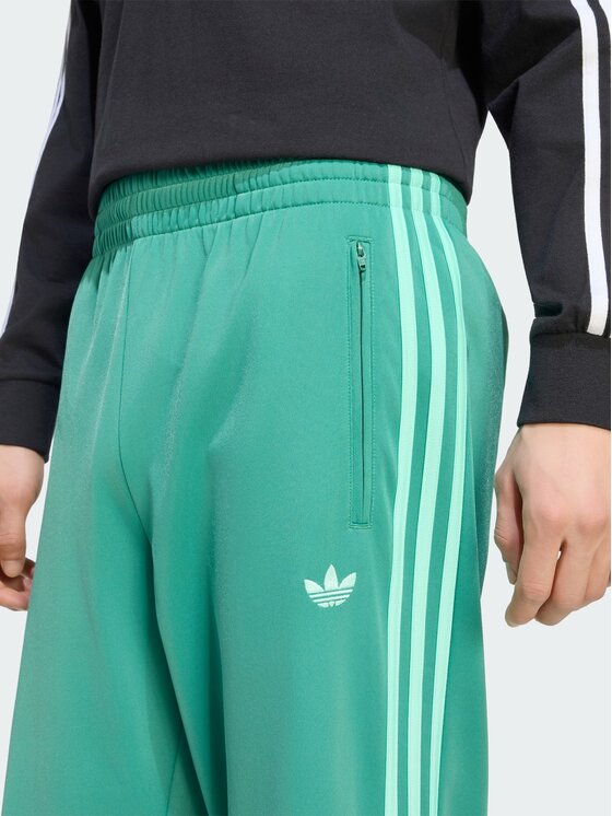 adidas adidas Spodnie materiałowe 159128 Zielony Regular Fit