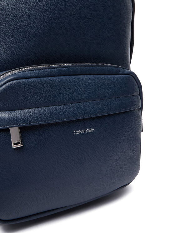 Calvin Klein Calvin Klein Reiserucksack Raised Round Backpack LV04D3155G Dunkelblau