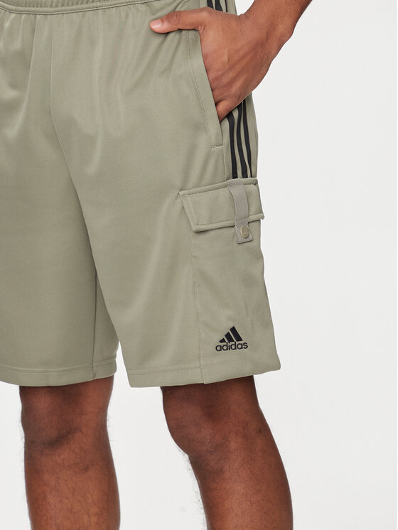 adidas adidas Sportske kratke hlače Tiro IS1518 Zelena Regular Fit