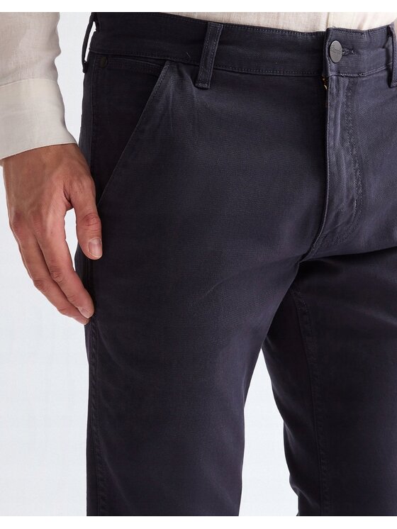Wrangler Wrangler Chinosy Regular Chino Niebieski Chino Fit
