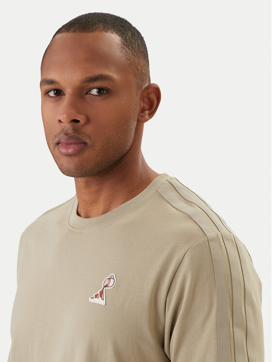 adidas adidas T-Shirt Lux Coffee Cafe Pour Graphic KB4846 Zielony Loose Fit